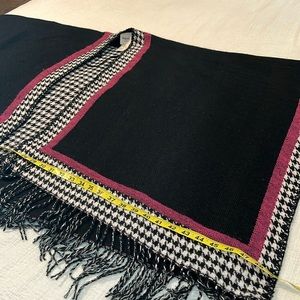 RAFAELLA WEEKEND WRAP SHAWL SCARF-preowned condition